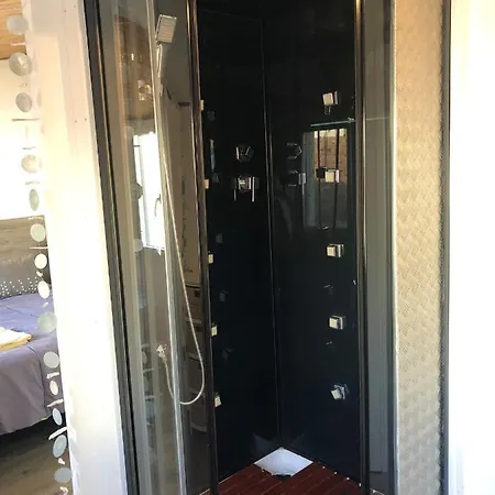 Hébergement de vacances Maison De 2 A Gilles Croix De Vie A 300 M De La Avec Terrasse Amenagee Et Wifi *