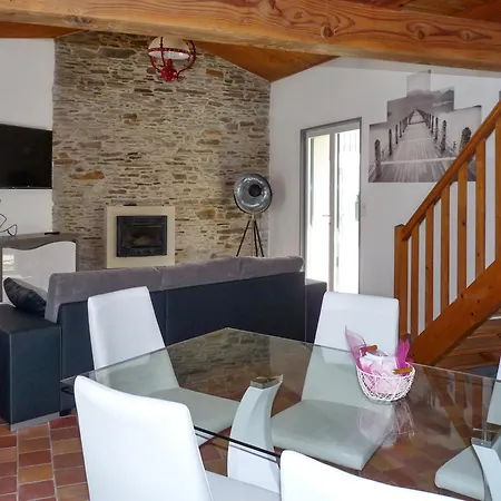 Hébergement de vacances Maison De 2 A Gilles Croix De Vie A 300 M De La Avec Terrasse Amenagee Et Wifi